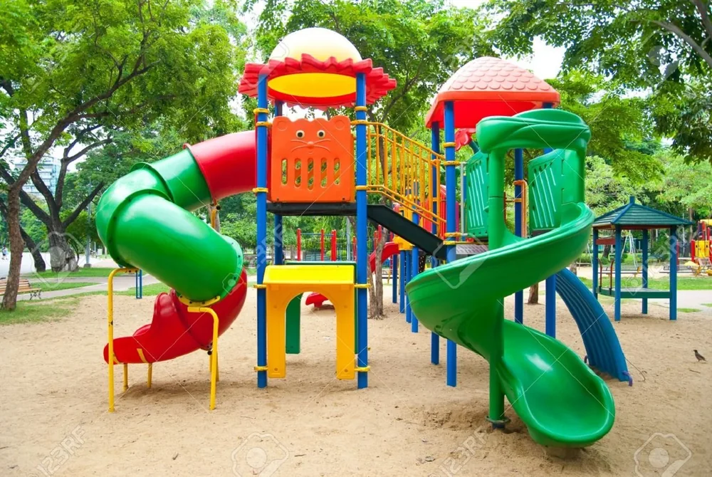 Freestanding spiral and straight slides